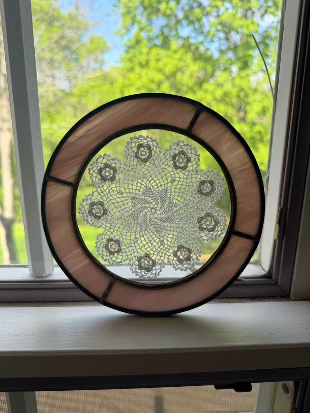 Antique Round Stained Leaded Glass Frame w White Crochet Doily MOTHERS DAY? - Picture 4 of 5